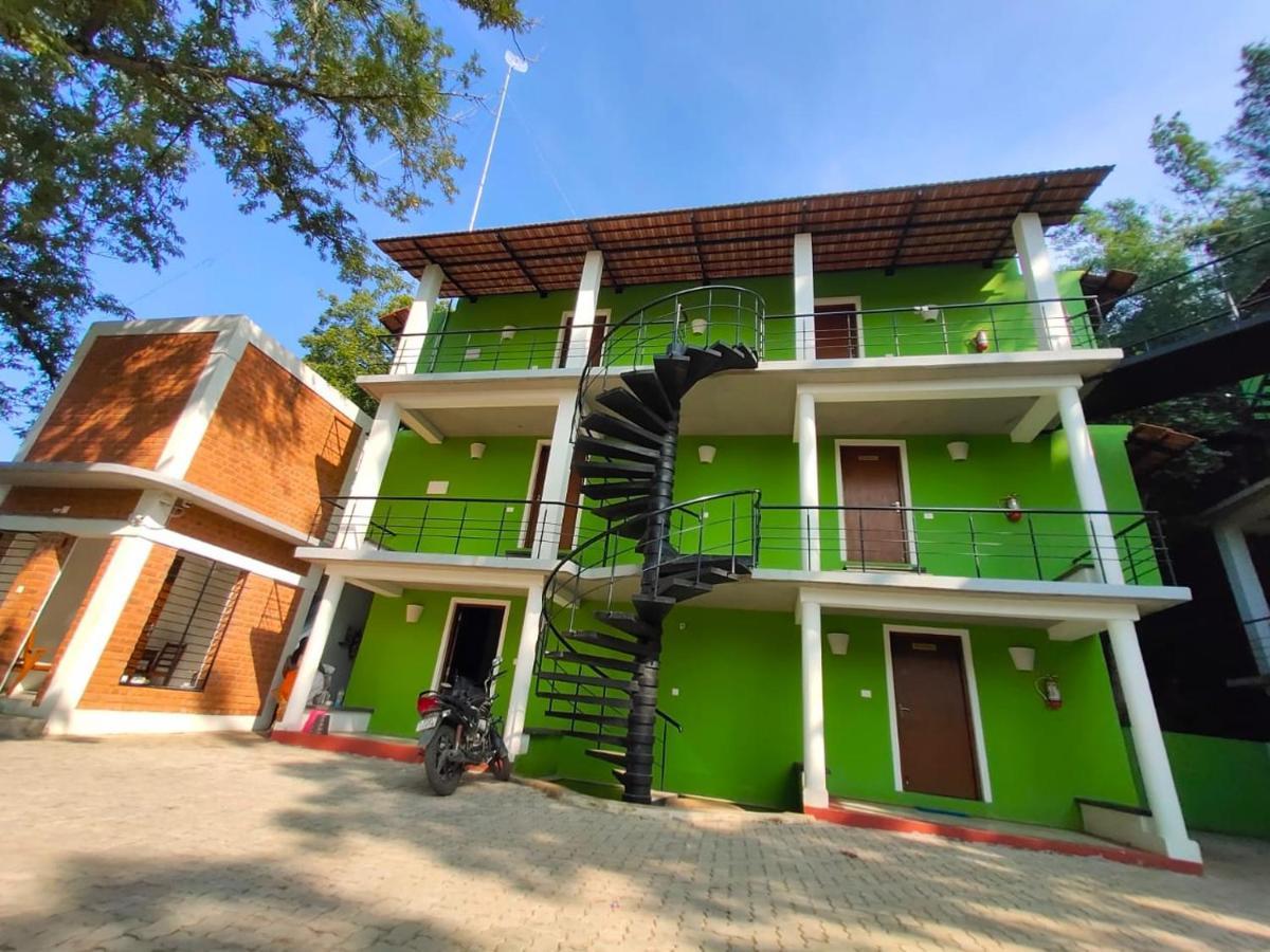 Le Tamarin Guest House Auroville Esterno foto