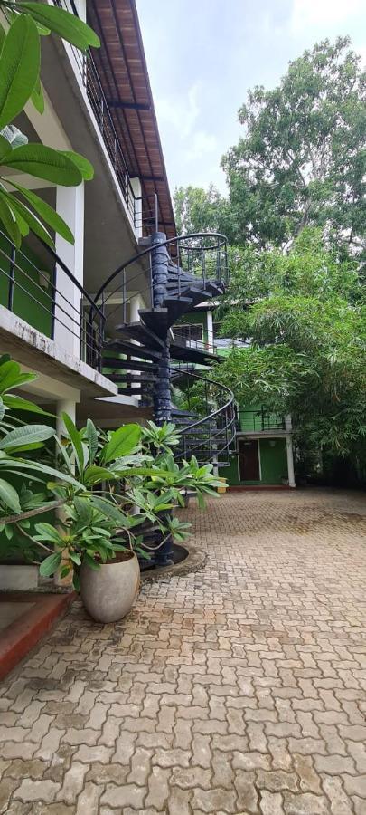 Le Tamarin Guest House Auroville Esterno foto
